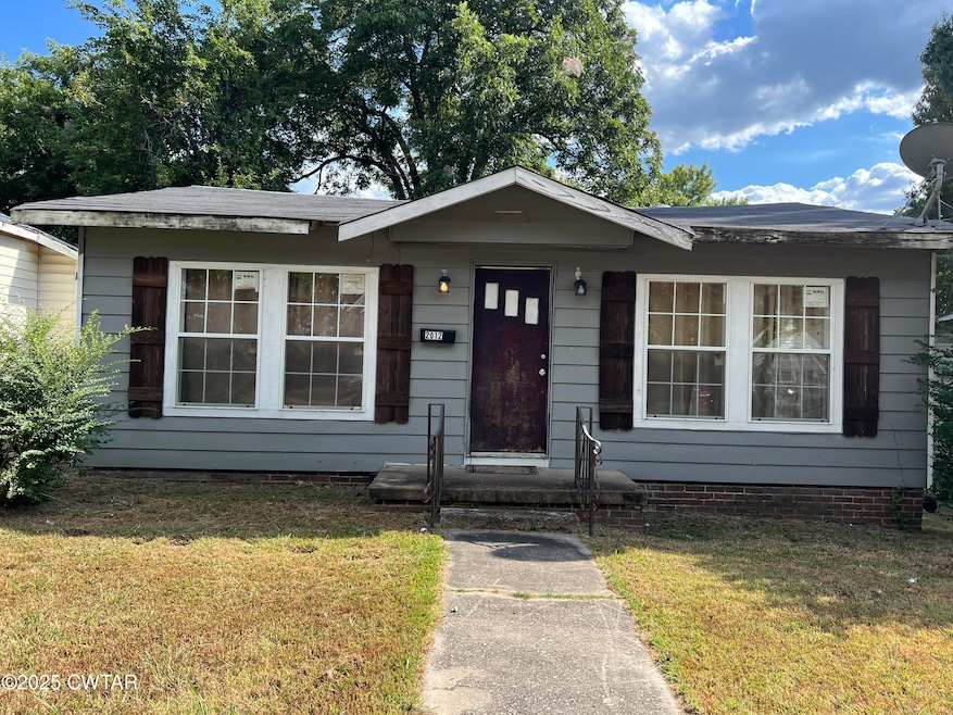 2012 E Mitchell St, Humboldt, TN 38343 - photo 1