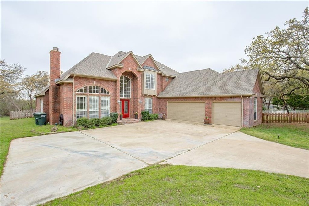 23261 Hunters Trail, Edmond, OK 73025 - photo 1