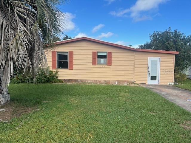 1722 Myrtle Beach Dr, Lady Lake, FL 32159 - photo 1