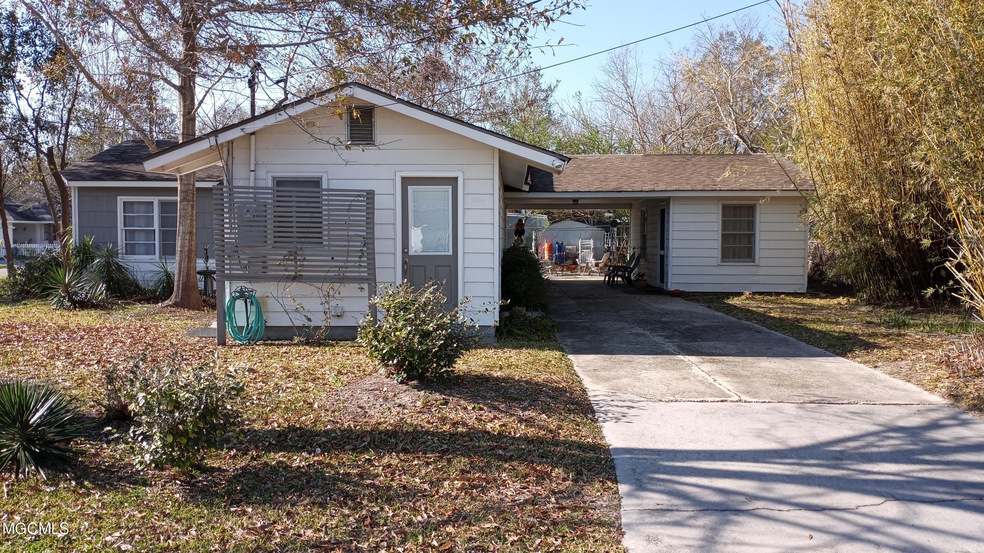 301 Ballentine St, Bay Saint Louis, MS 39520 - photo 1