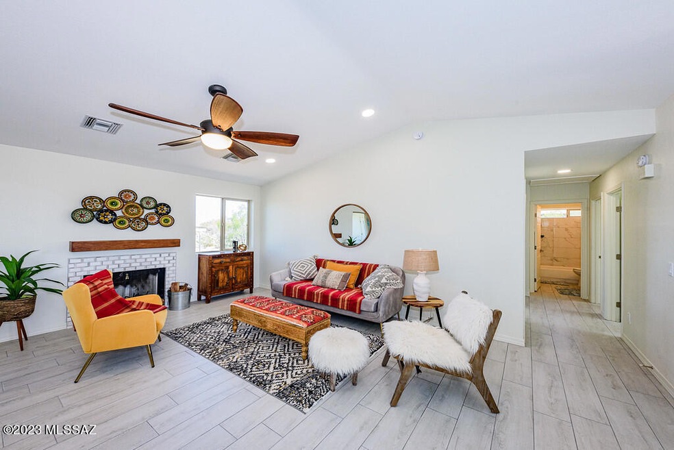 Pic update living room 1 i-8DSbq4t-XL