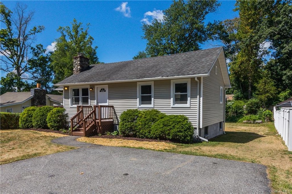 3219 Lincoln Dr, Mohegan Lake, NY 10547 - photo 1