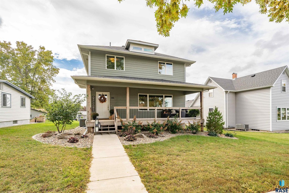 705 4th St, Garretson, SD 57030 MLS 22305111