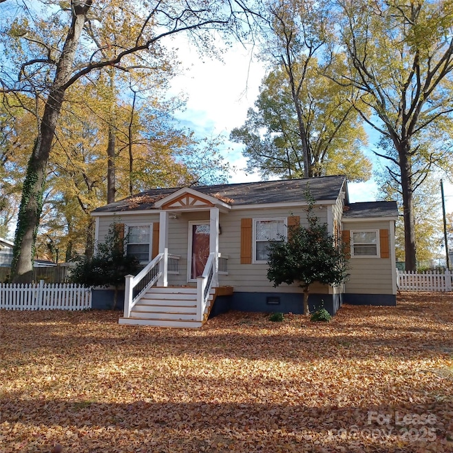 1514 Lisbon Ln, Charlotte, NC 28269 - photo 1