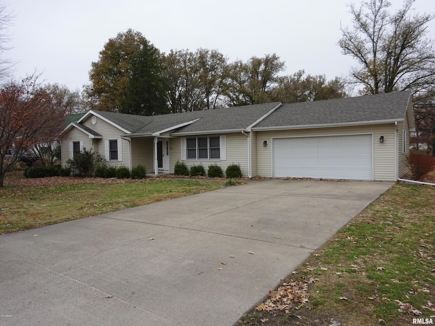 106 Tuttle Dr, Harrisburg, IL 62946 - photo 1