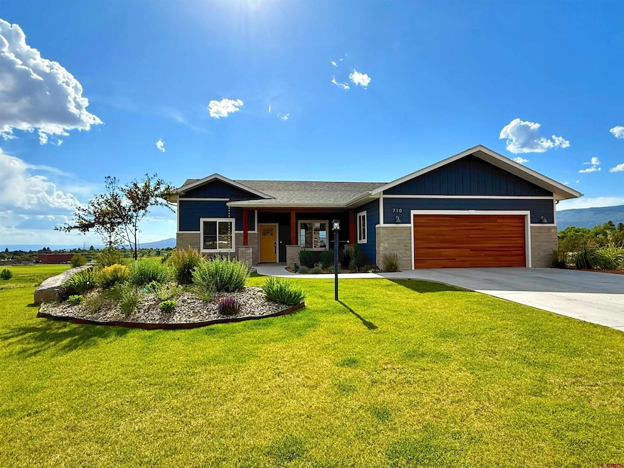 For Sale $725,000 • Co-Listing Agent