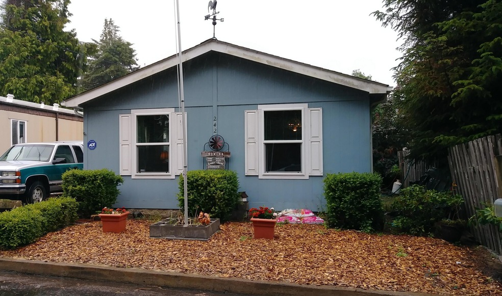 242 SE Mast Ave, Lincoln City, OR 97367 - photo 1