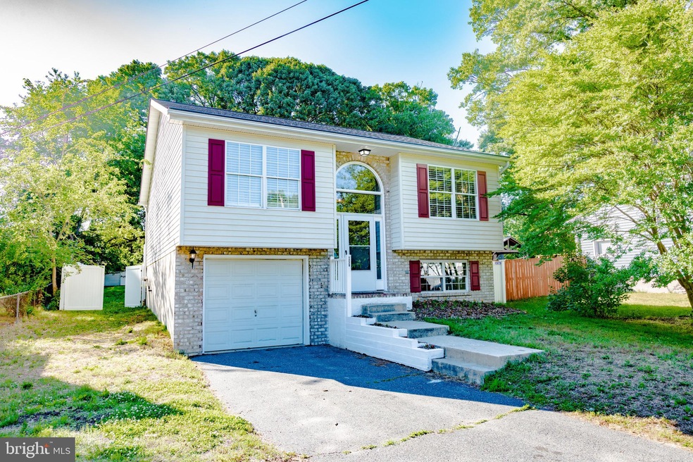 1229 Hillcreek Rd, Pasadena, MD 21122 - photo 1