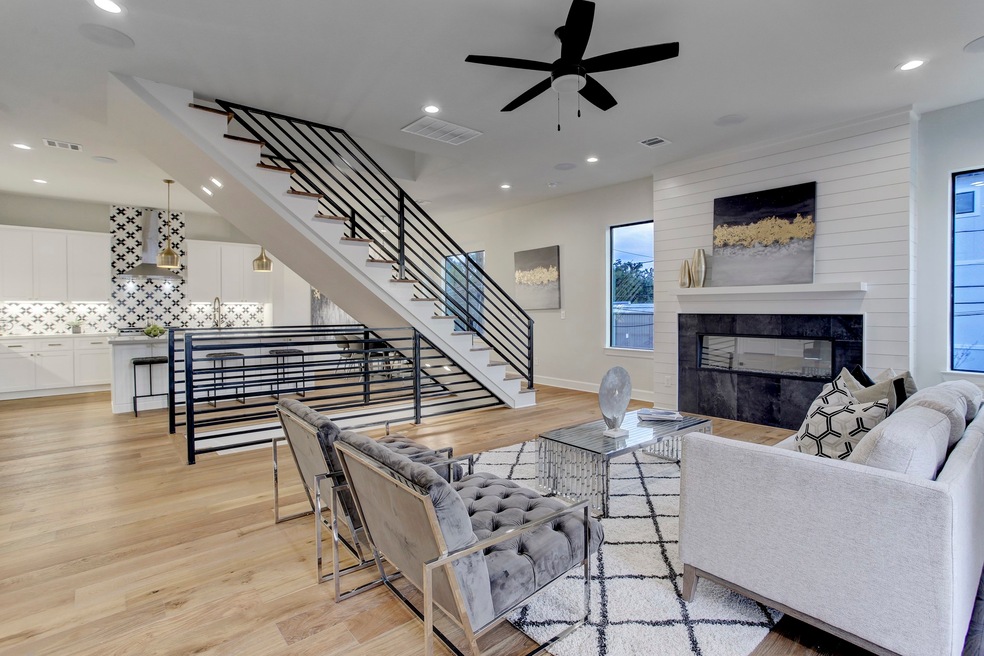 822 Wakefield Dr unit A, Houston, TX 77018 - photo 1