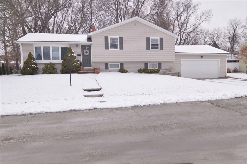 25 Endicott St, Cranston, RI 02910 - photo 1