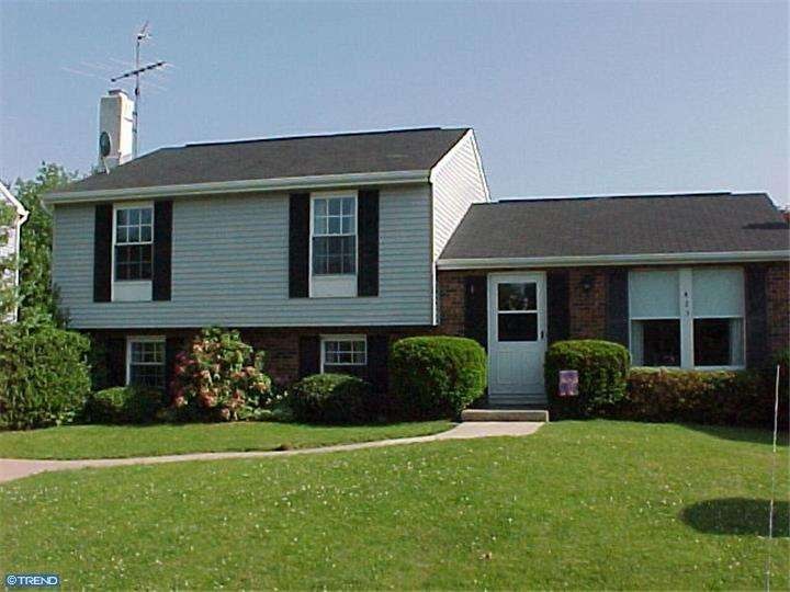 423 Musket Dr, Morrisville, PA 19067 - photo 1