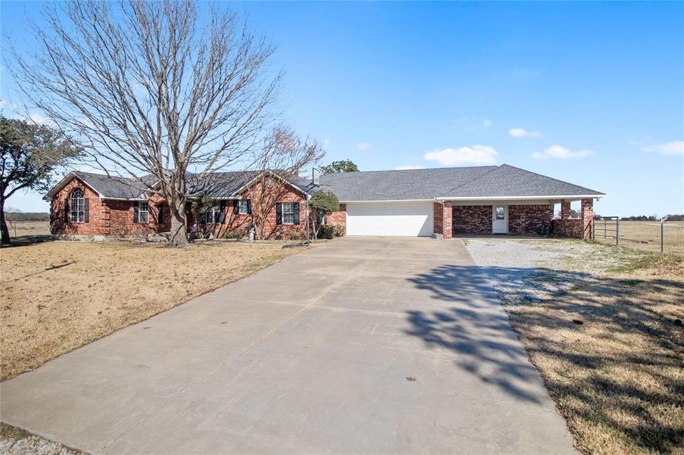 207 Skrivanek Rd, Ennis, TX 75119 - photo 1