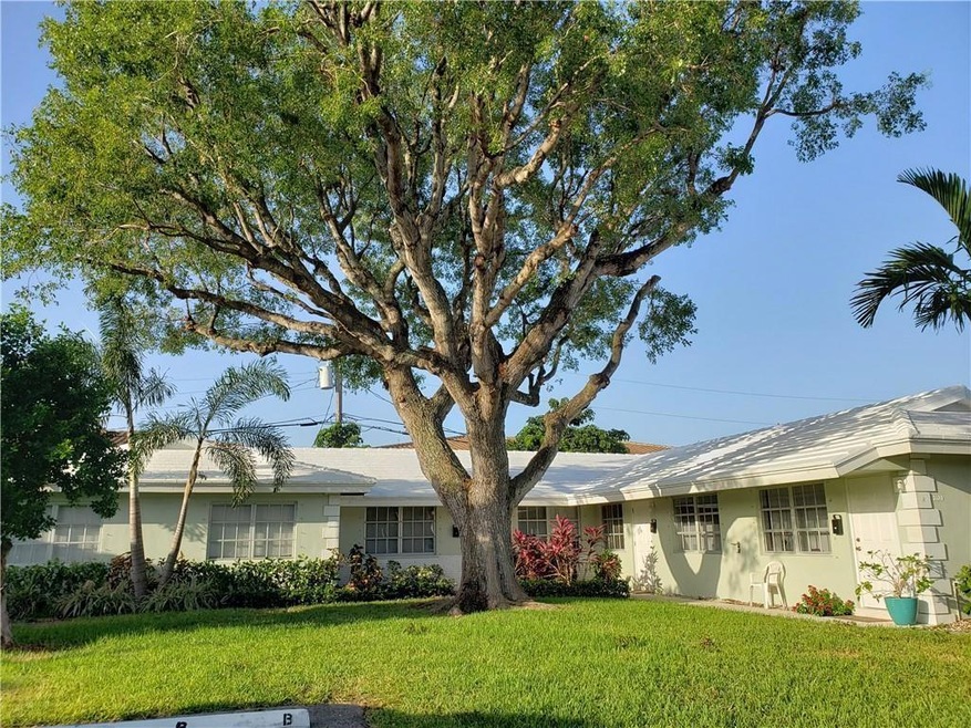 Great 2 Bed / 1 bath located in desirable Lighthou