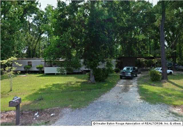 Front View of Home & Property