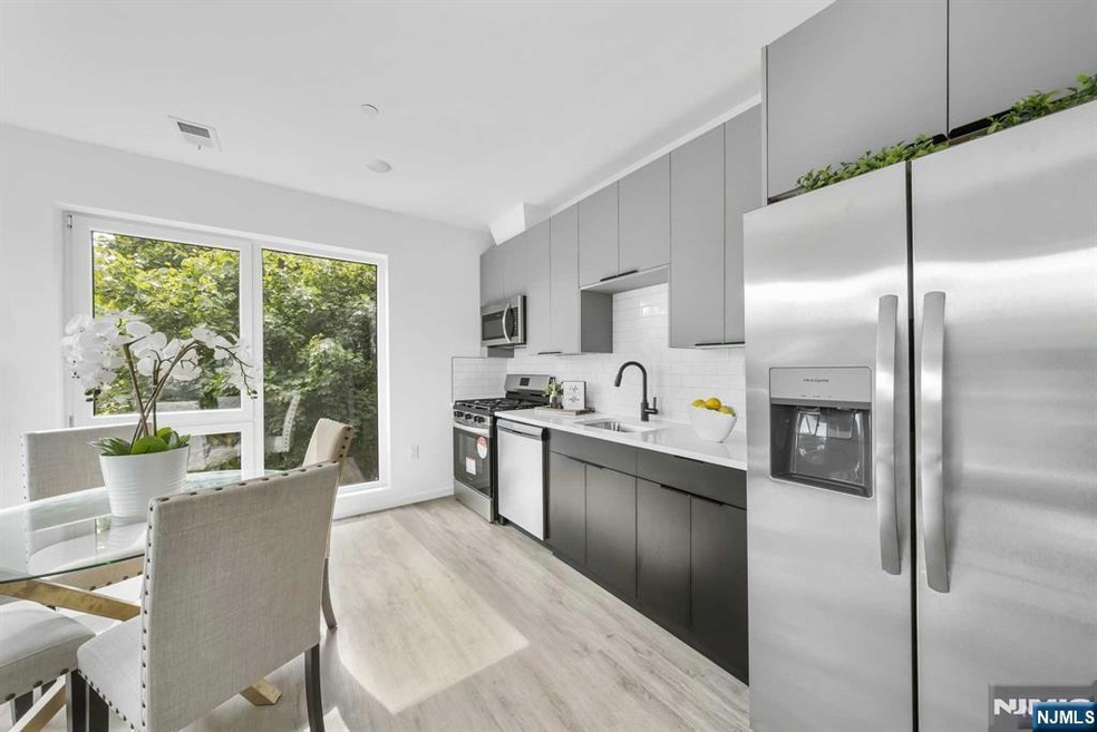 15 S 13th St unit 306, Newark, NJ 07108 - photo 1