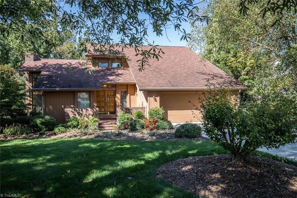 2013 Candelar Dr, High Point, NC 27265 - photo 1