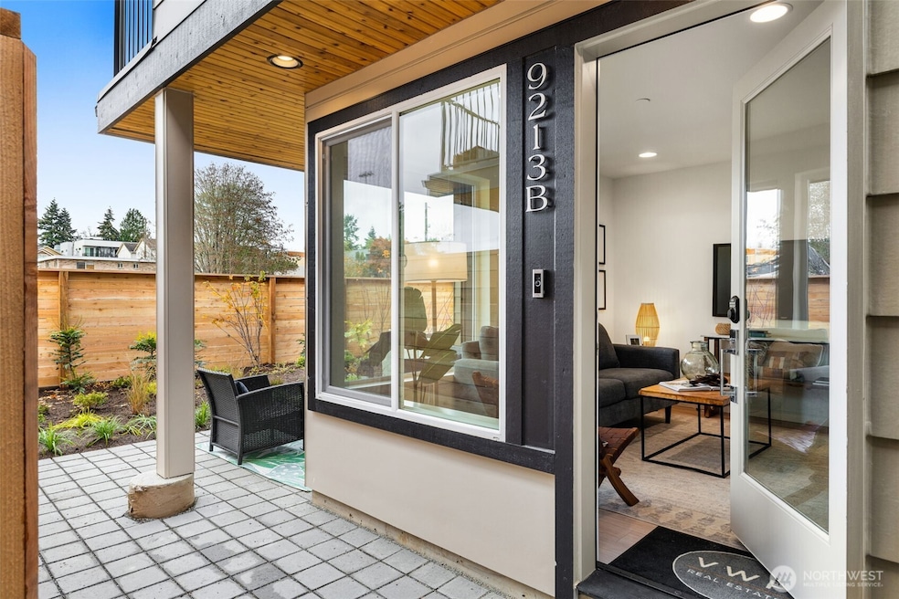 1612 N 92nd St, Seattle, WA 98103 - photo 1