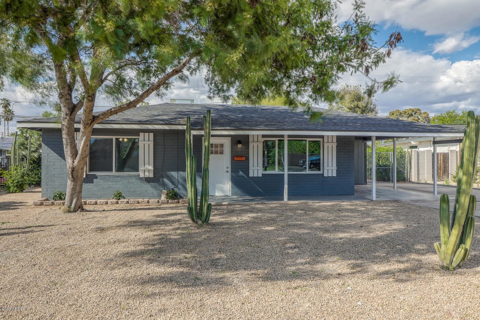3208 E Clarendon Ave Phoenix-large-002-4