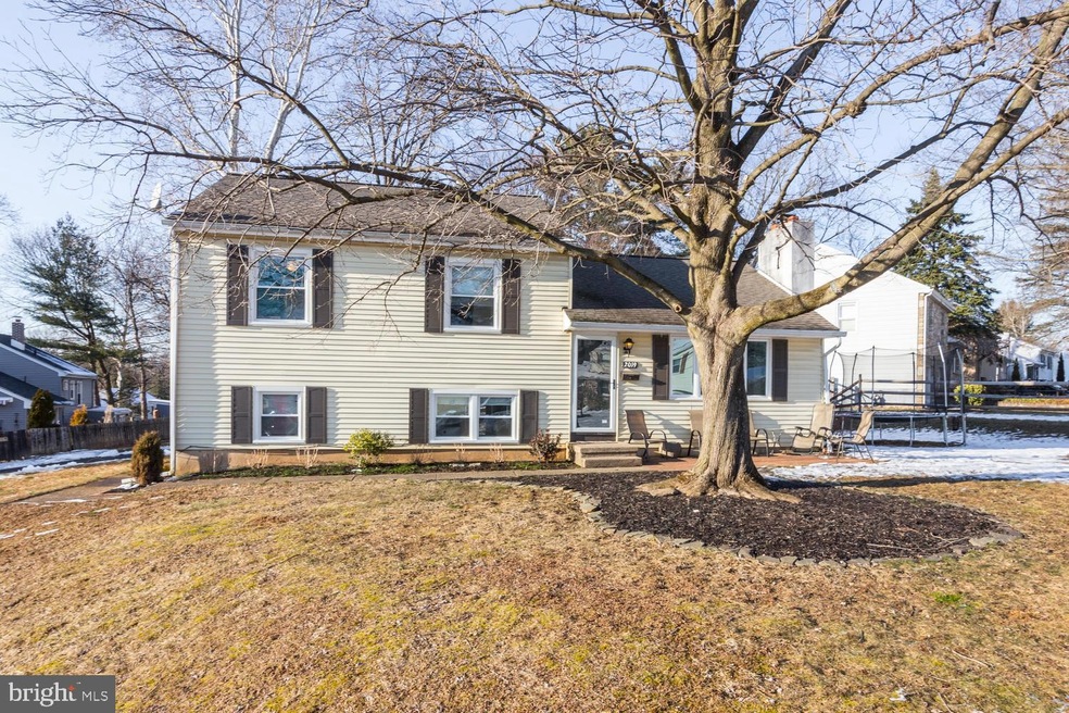 2019 Spring Mill Rd, Conshohocken, PA 19428 - photo 1