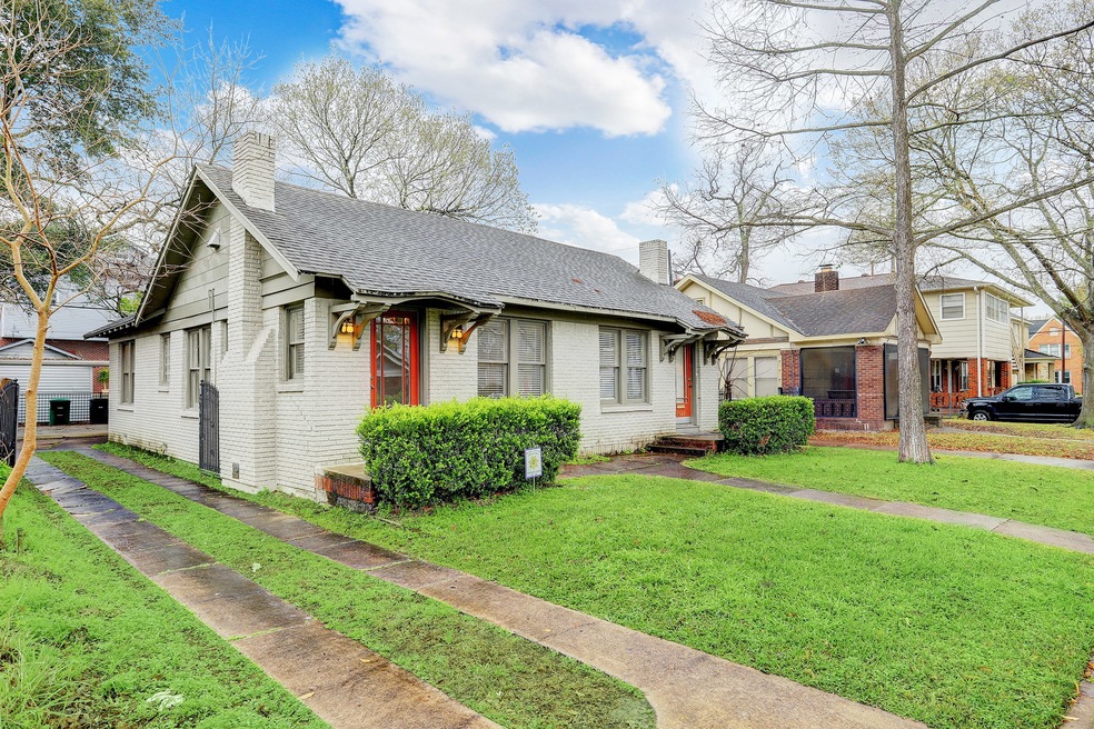 1645 Hawthorne St, Houston, TX 77006 - photo 1