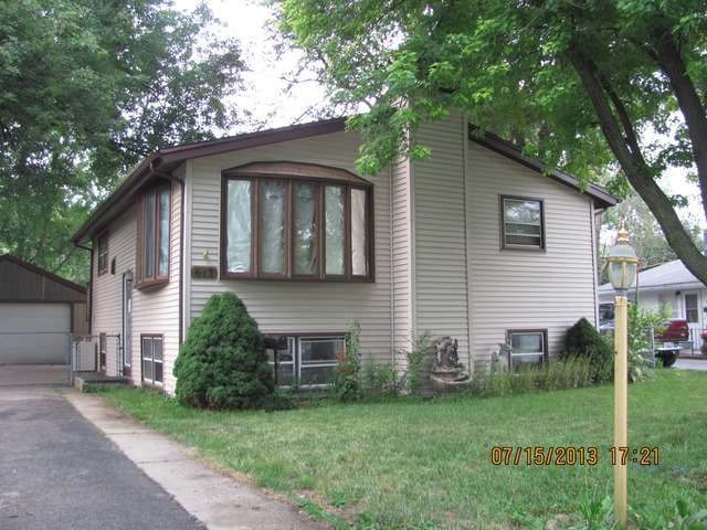 612 Santa fe Ave, Carpentersville, IL 60110 - photo 1