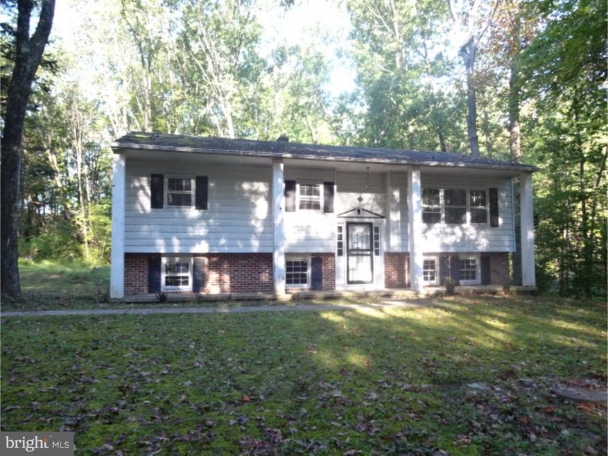 18 Cemetery Ln, Schwenksville, PA 19473 - photo 1