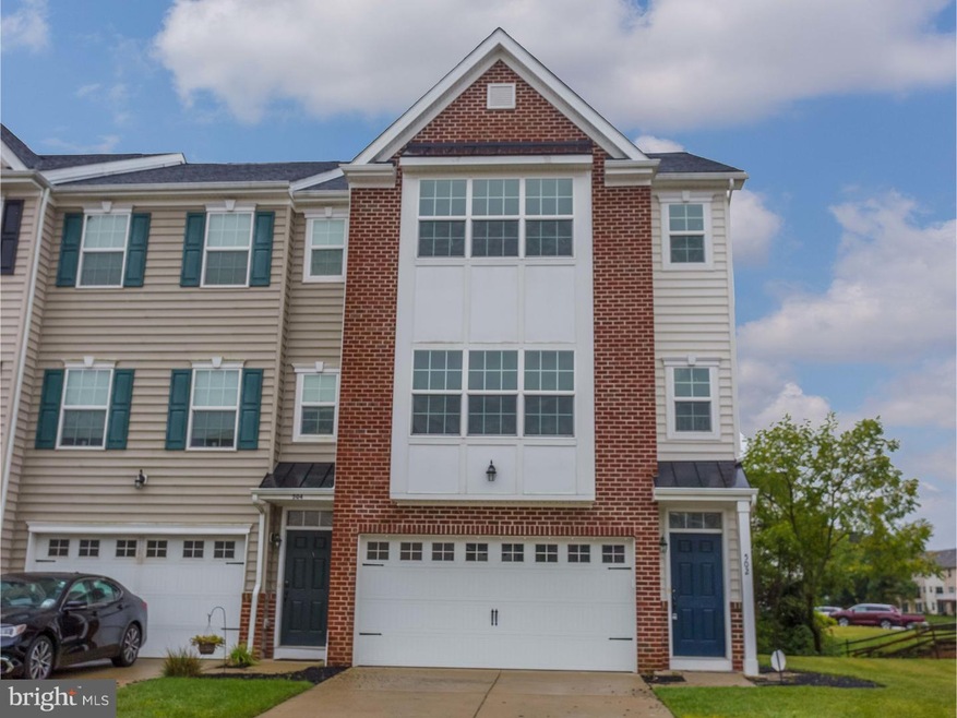 502 Boxwood Ln, Woodbury, NJ 08096 - photo 1