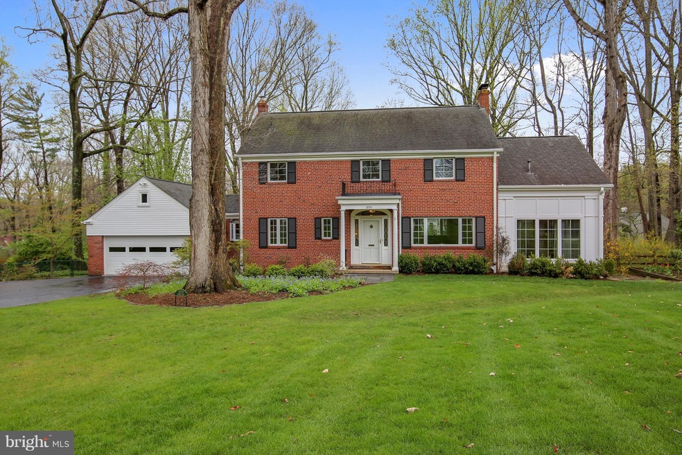 3220 Juniper Ln, Falls Church, VA 22044 - photo 1