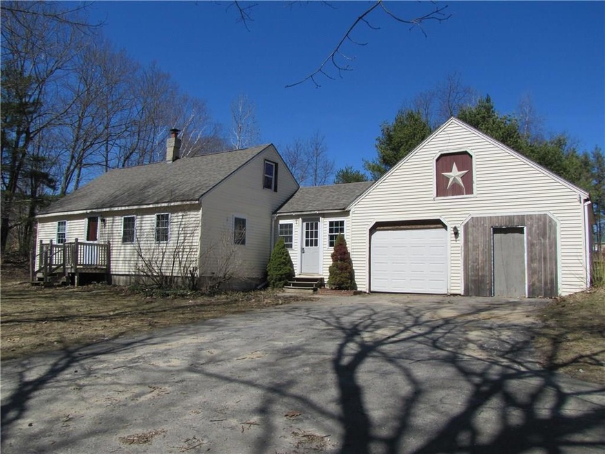 35 Moody Rd - Front Exterior