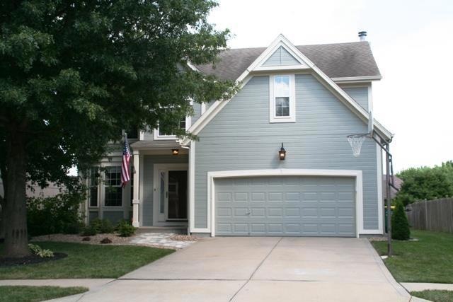 Professionally painted 2-Story home in Oakmont Sub