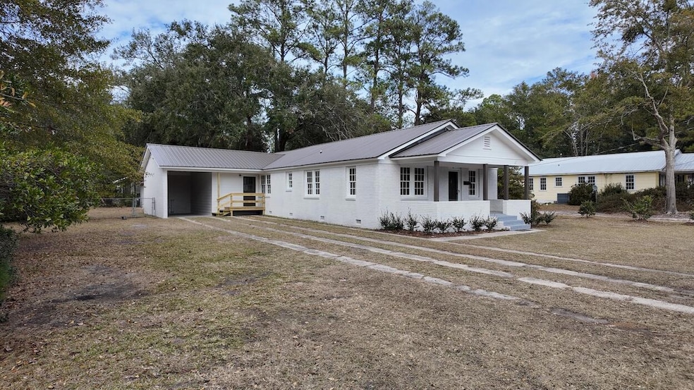 220 Thompson St, Walterboro, SC 29488 - photo 1