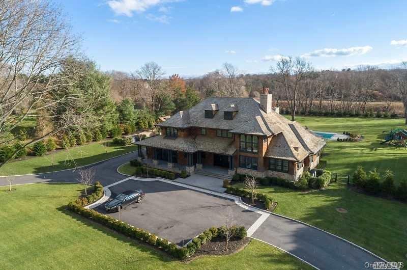 9 White Gate Dr, Glen Head, NY 11545 - photo 1