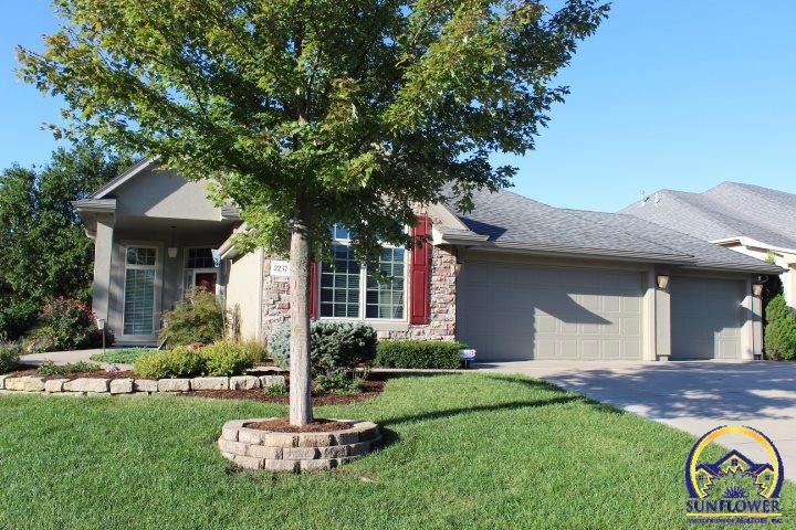 2237 SW Millers Glen Dr, Topeka, KS 66614 - photo 1