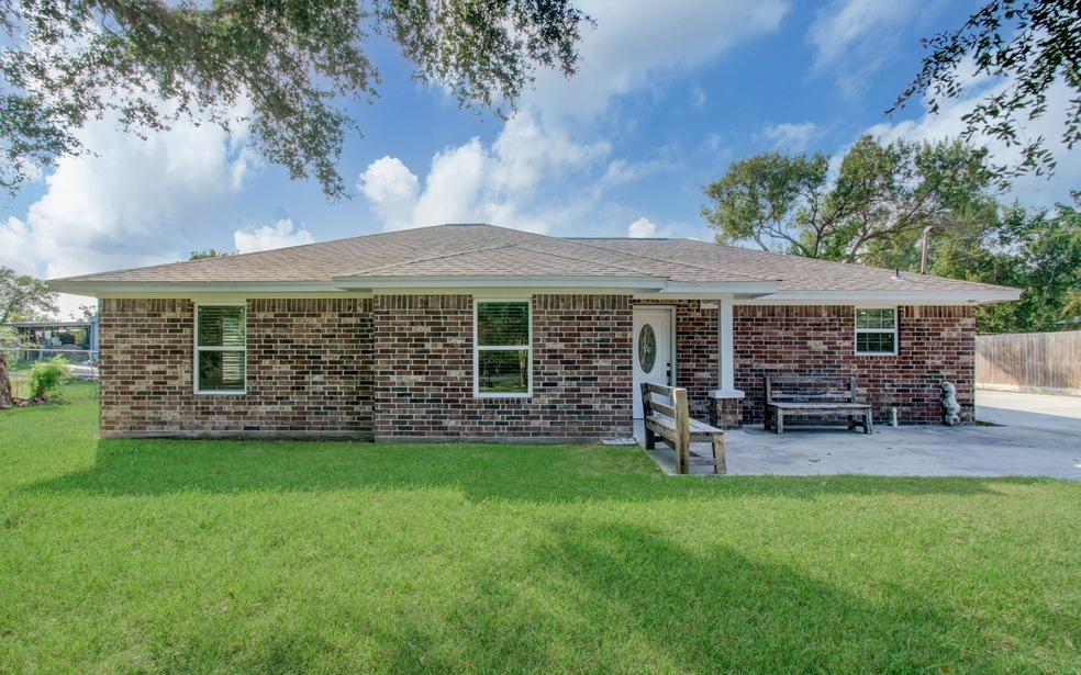 18802 Baughman Dr, Pearland, TX 77584 - photo 1