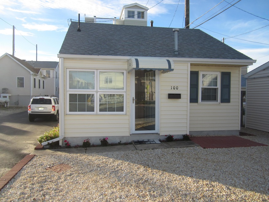 Adorable Beach cottage
