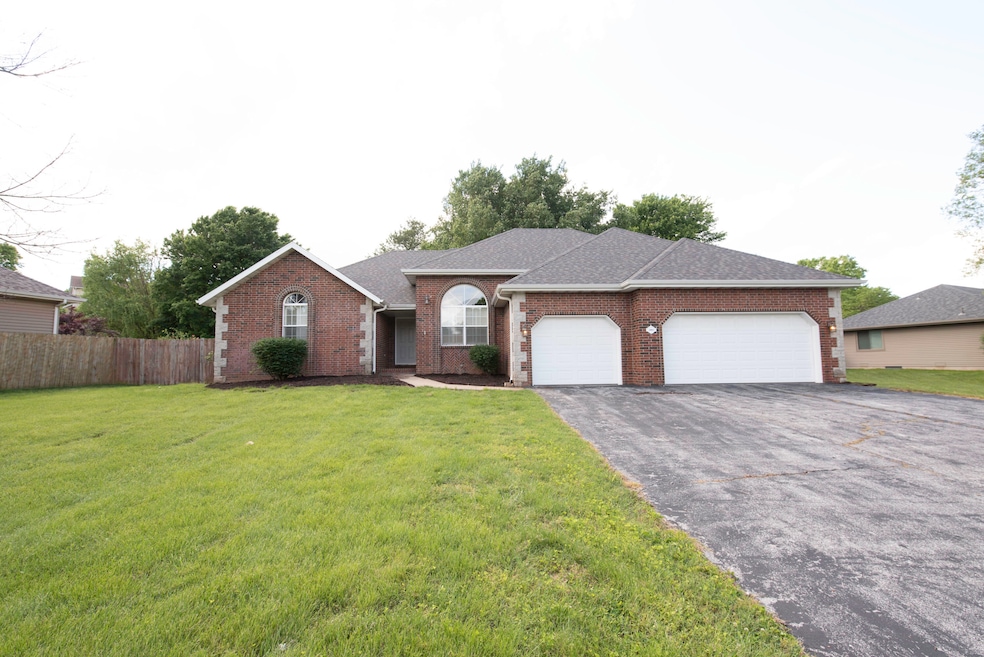 2081 N Preakness Dr, Nixa, MO 65714 - photo 1