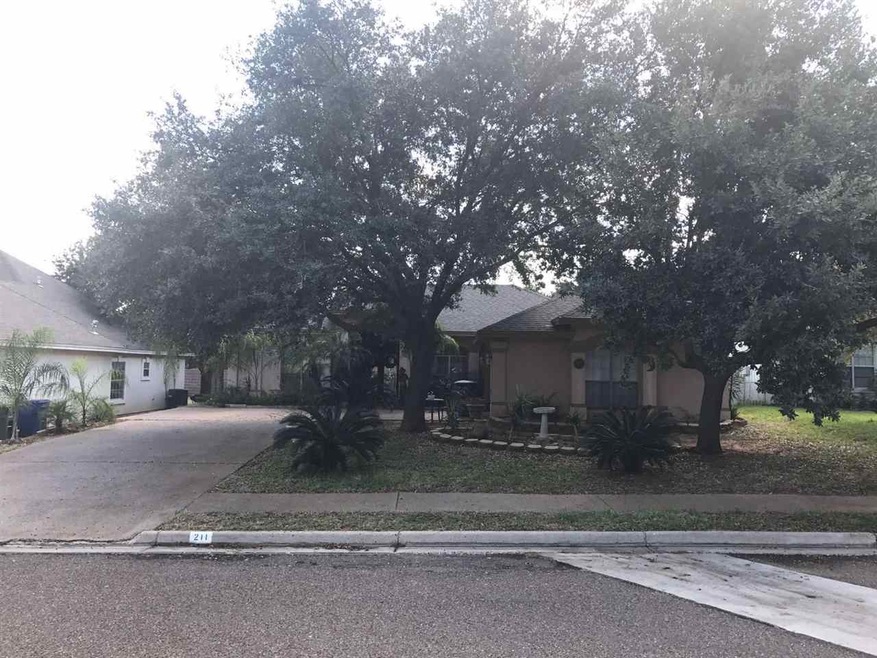 211 Oriole Ln, Laredo, TX 78045 - photo 1