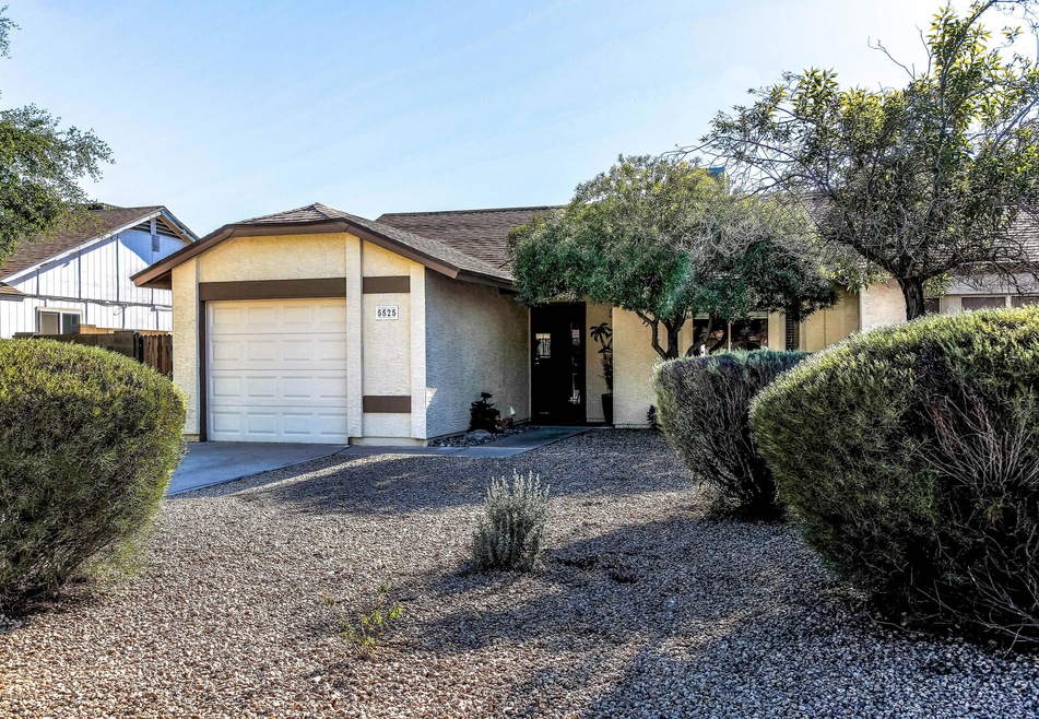 5525 W Venus Way, Chandler, AZ 85226 - photo 1