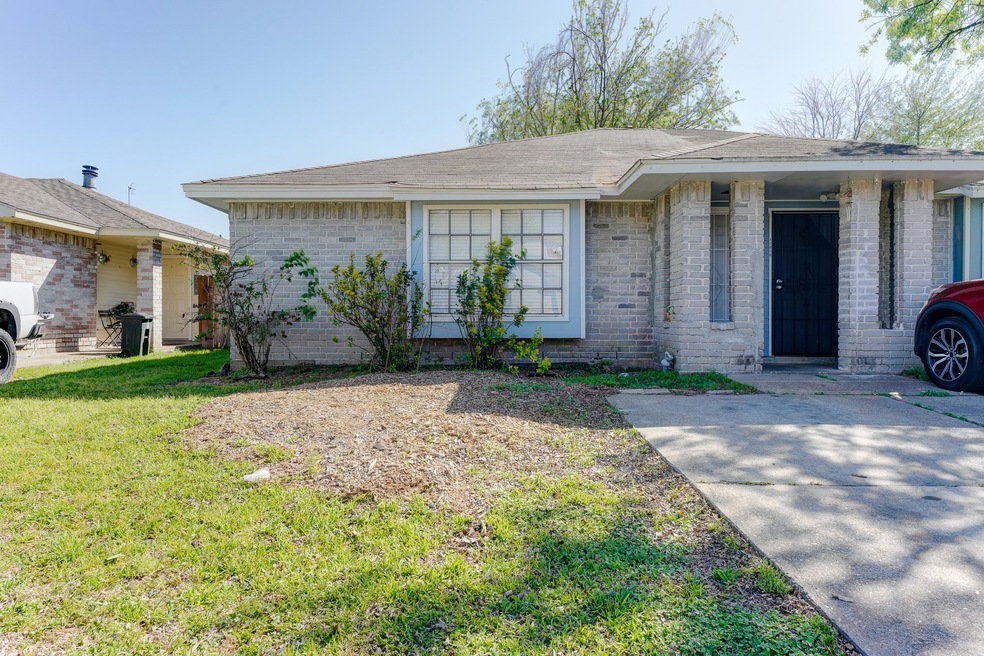 11012 Crenchrus Ct, Houston, TX 77086 - photo 1