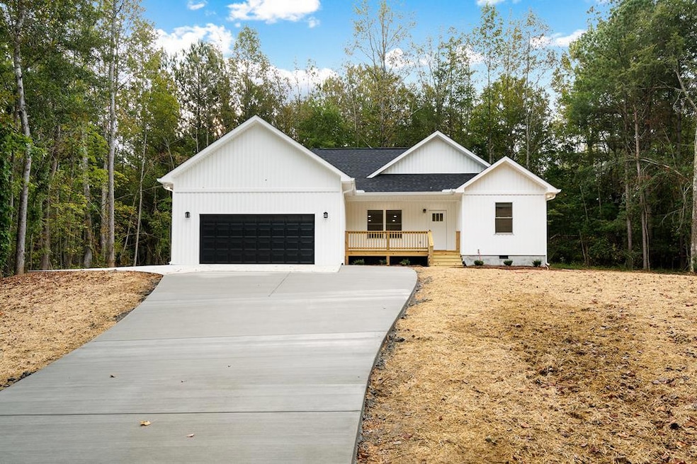 812 Bridges Rd, Tunnel Hill, GA 30755 - photo 1