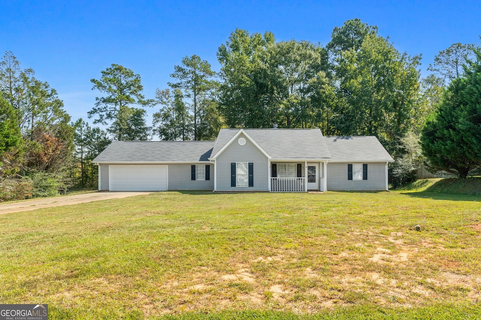 190 Bonnies Way, Jenkinsburg, GA 30234 - photo 1