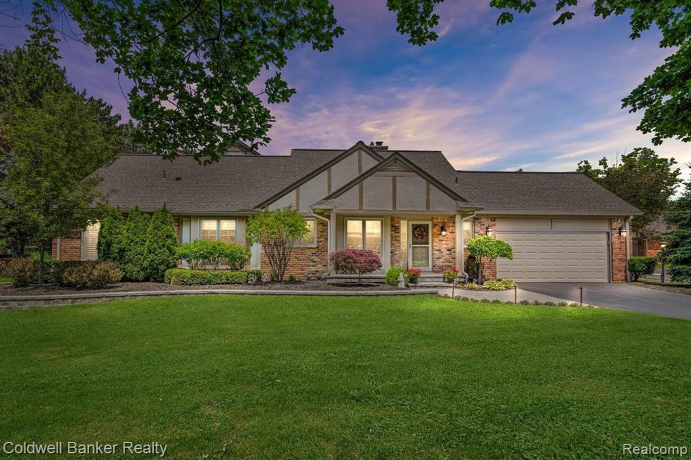 4080 Willoway Place Dr unit 14, Bloomfield Hills, MI 48302 - photo 1