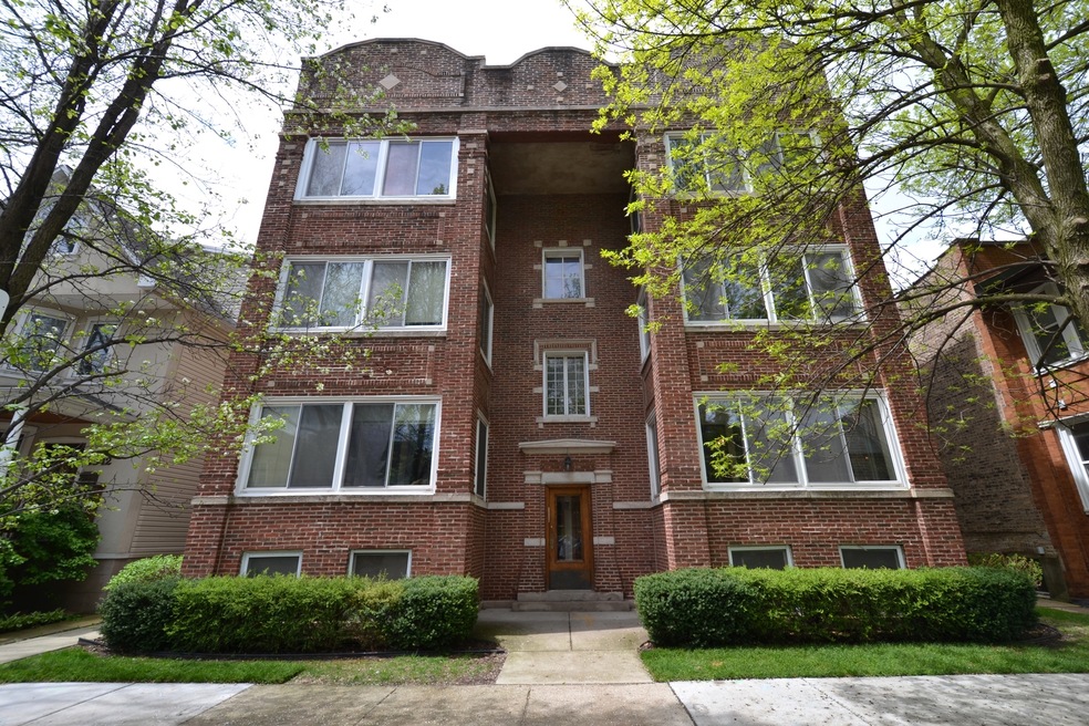 4844 N Bell Ave unit 2, Chicago, IL 60625 - photo 1