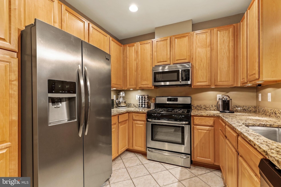 2931 Deer Hollow Way unit 101, Fairfax, VA 22031 - photo 1