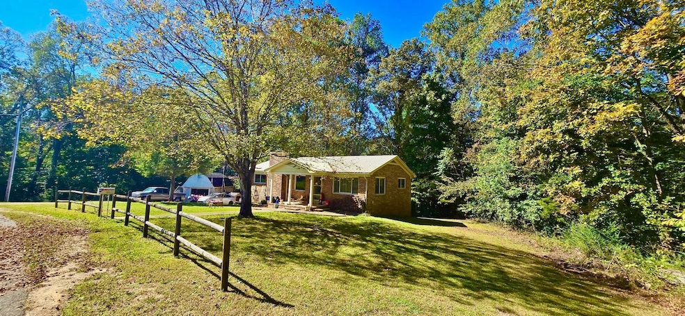 936 Ridge Rd, Quebeck, TN 38579 - photo 1