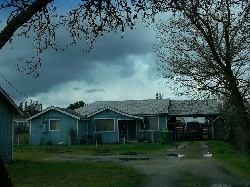 1662 Dowell Rd, Grants Pass, OR 97527 - photo 1