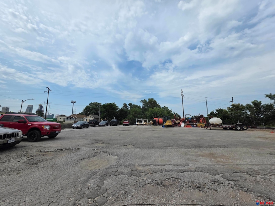 1211 S 5th St, Omaha, NE 68108 - photo 1