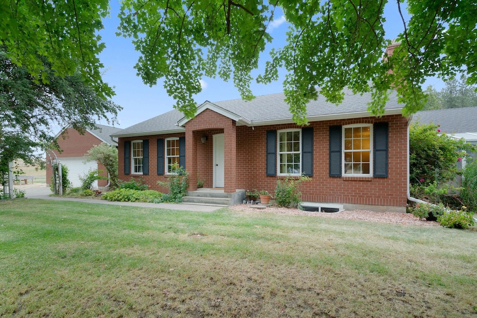 6401 E Greenbluff Rd, Colbert, WA 99005 - photo 1