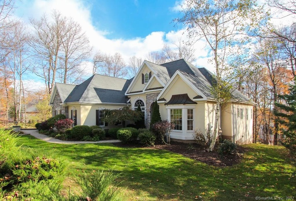 Welcome to 10 Worthington Drive!