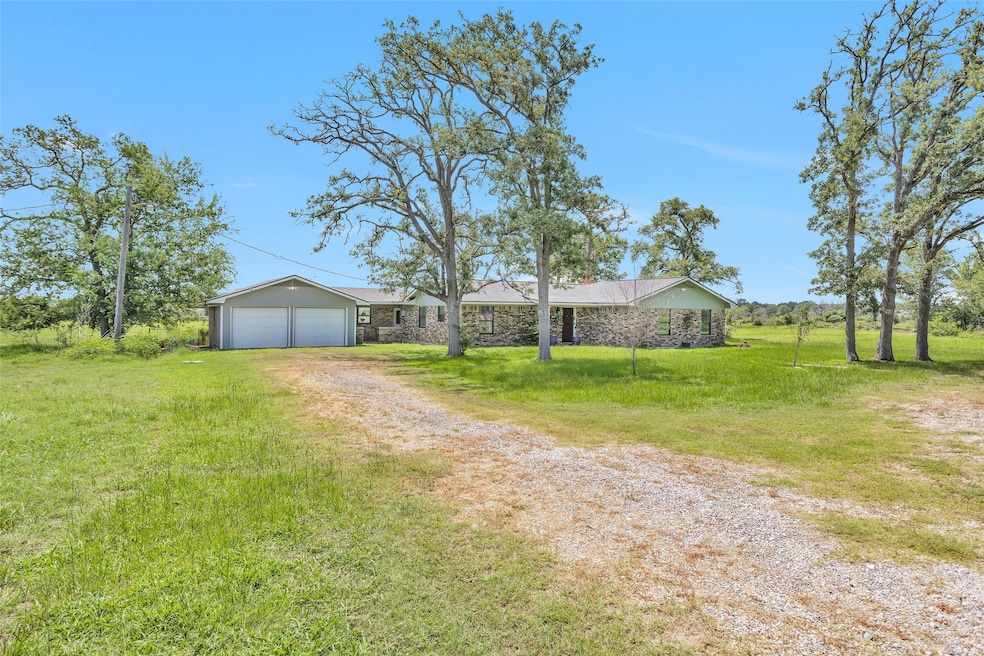 21356 Texas 90, Bedias, TX 77831 - photo 1